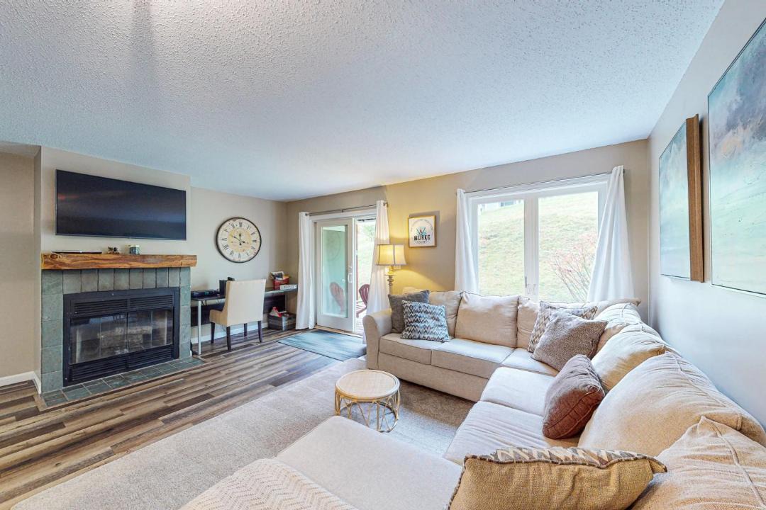 Photo of Livingroom in East Burke