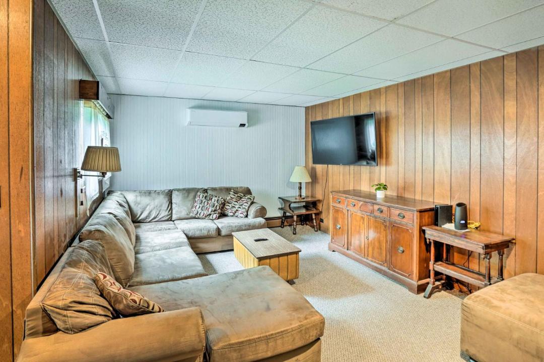 Photo of Livingroom in Greenfield Center