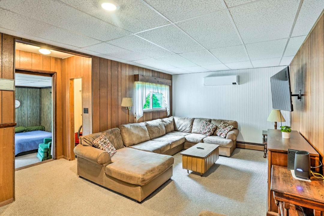 Photo of Livingroom in Greenfield Center
