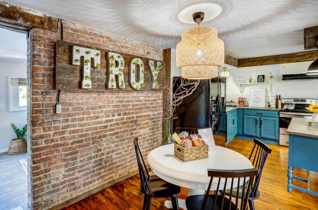 Photo of Others in Troy