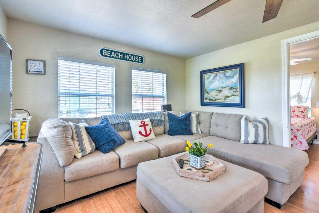 Photo of Livingroom in Surfside Beach