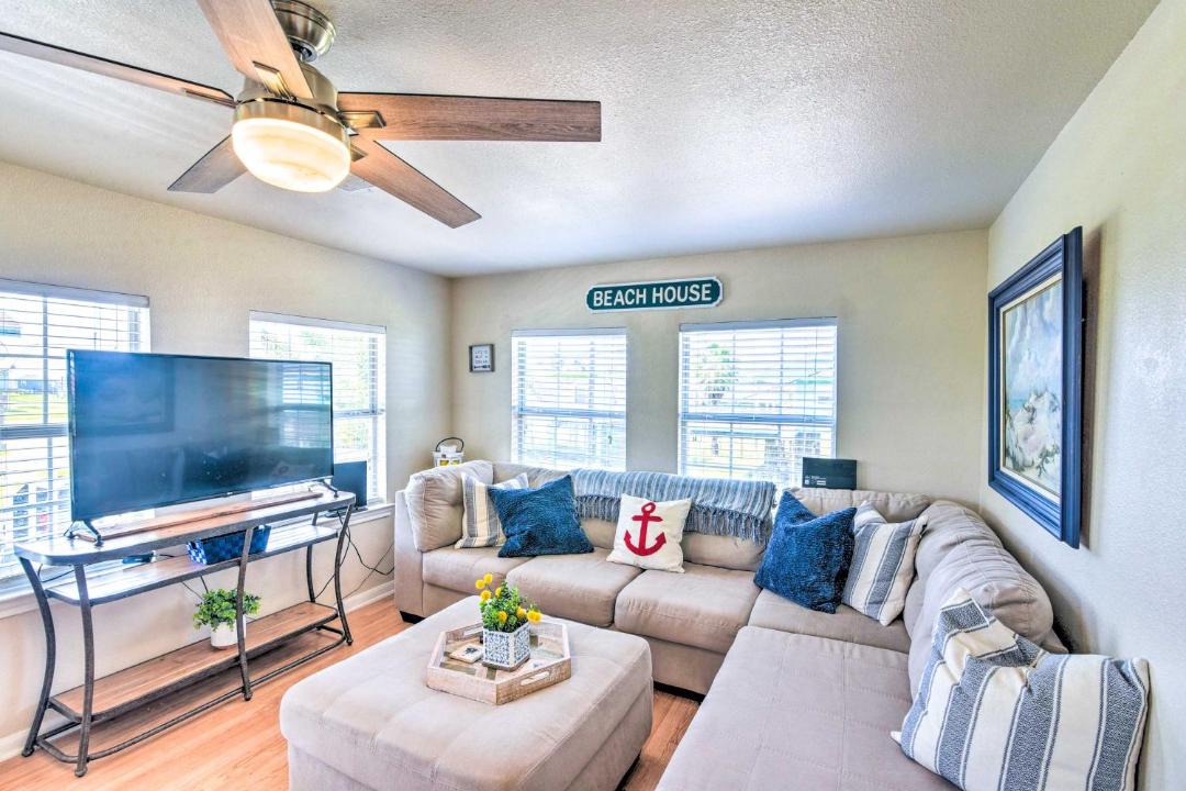 Photo of Livingroom in Surfside Beach