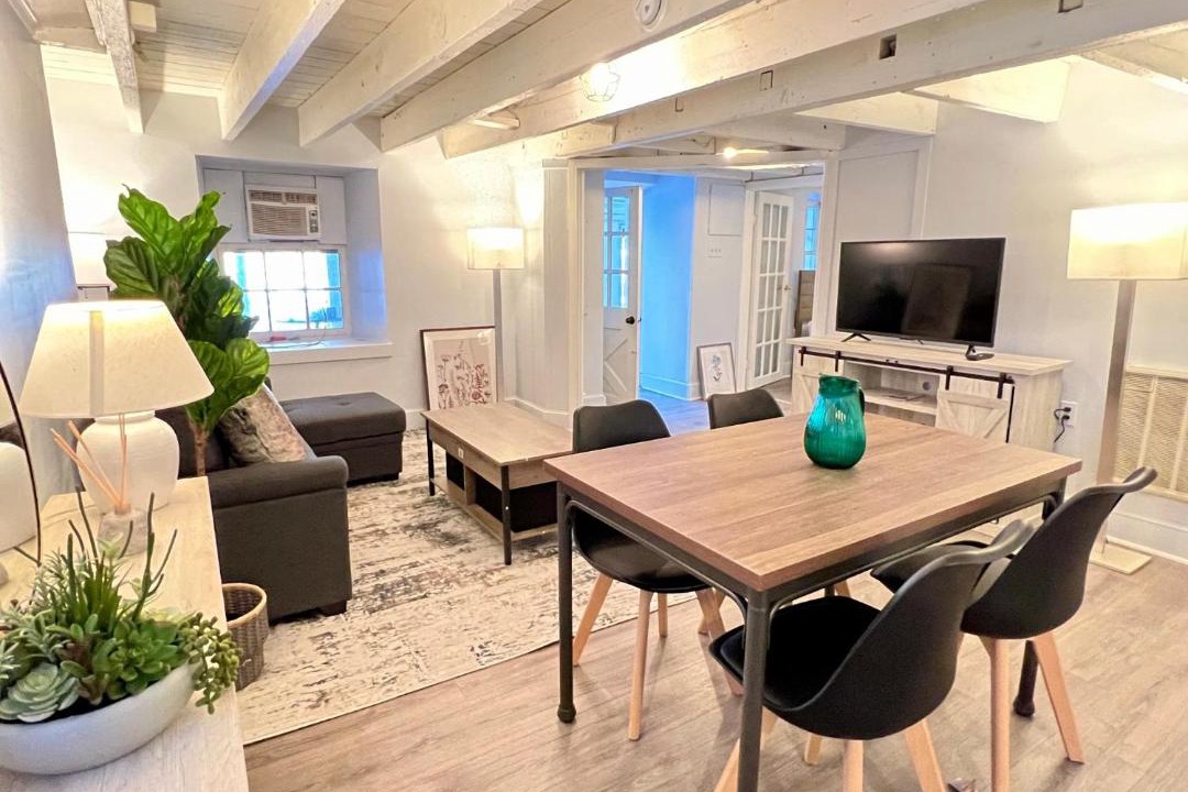 Photo of Livingroom in Harpers Ferry