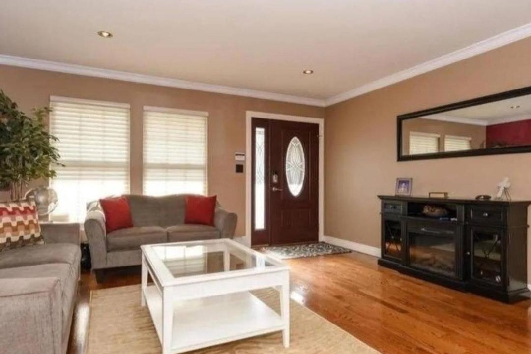 Photo of Livingroom in Franklin Square