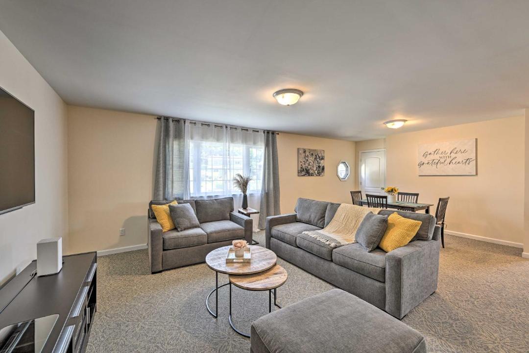 Photo of Livingroom in Glen Cove