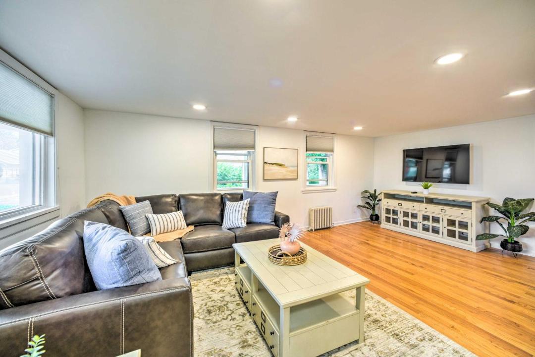 Photo of Livingroom in Saratoga Springs