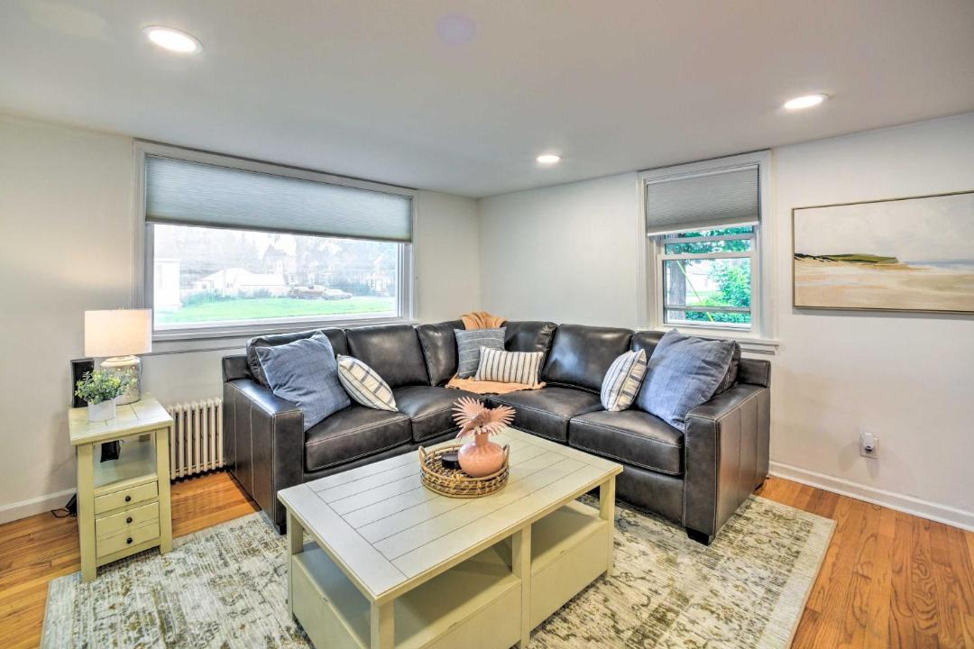 Photo of Livingroom in Saratoga Springs