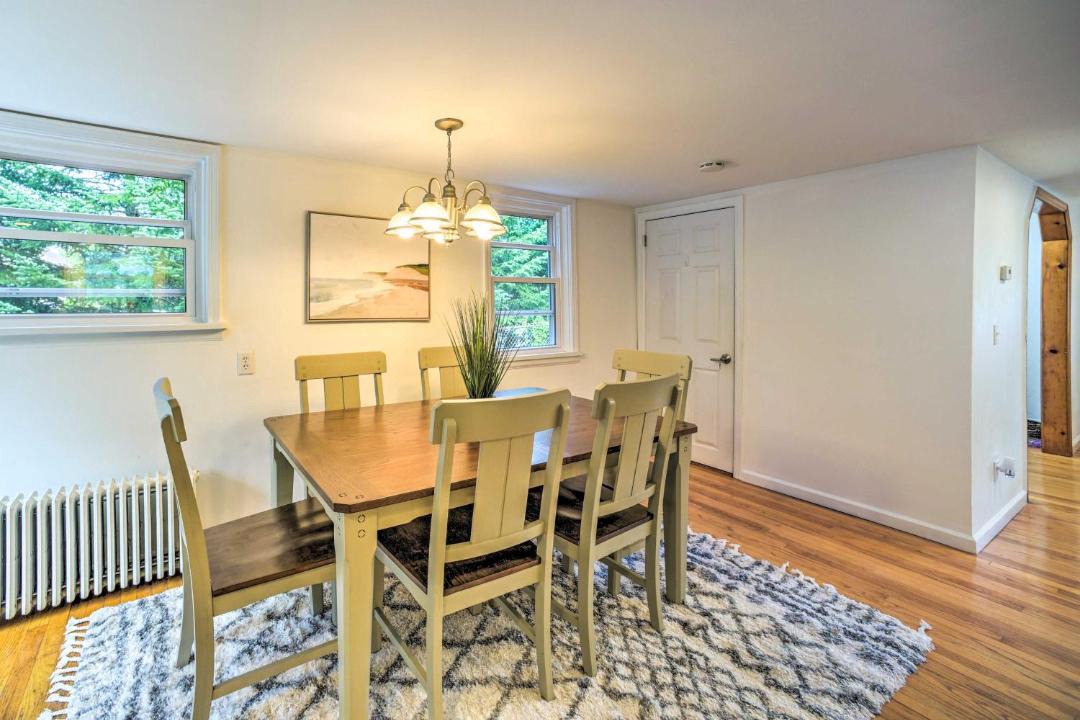 Photo of Livingroom in Saratoga Springs