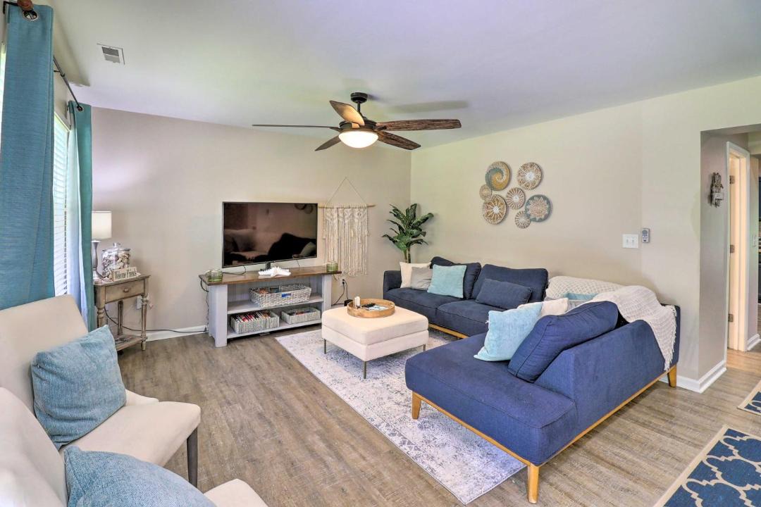 Photo of Livingroom in Tolchester Beach