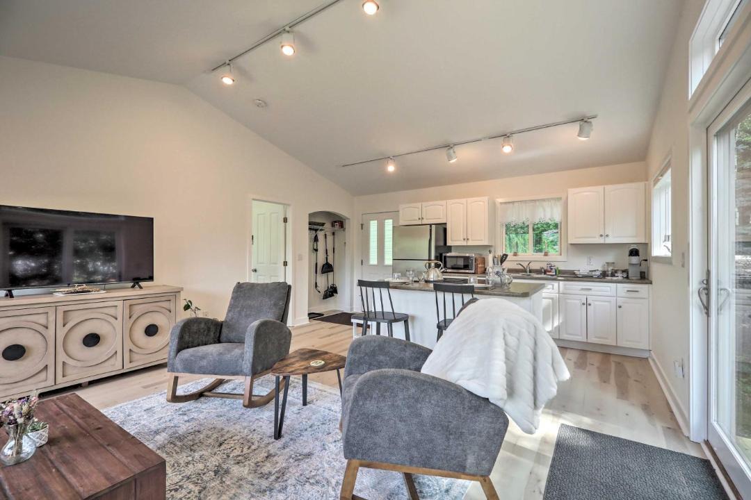 Photo of Livingroom in Jeffersonville