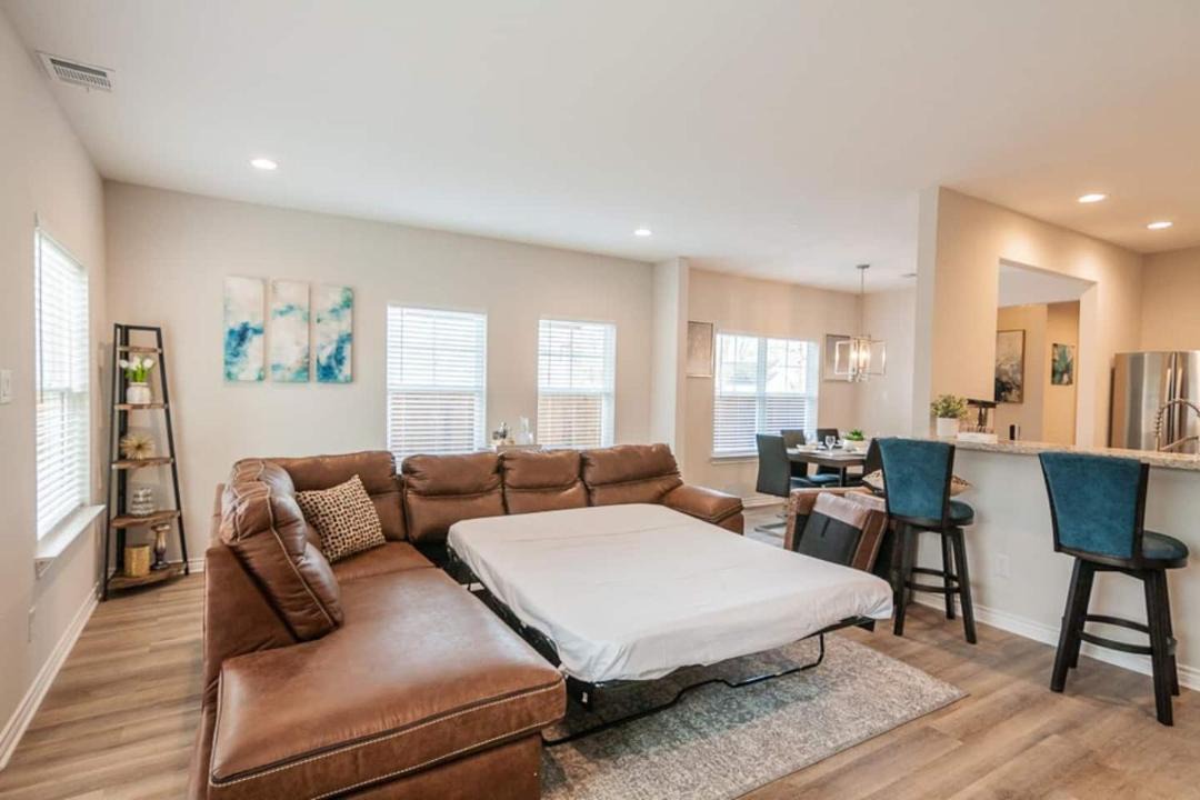 Photo of Livingroom in Foster Place