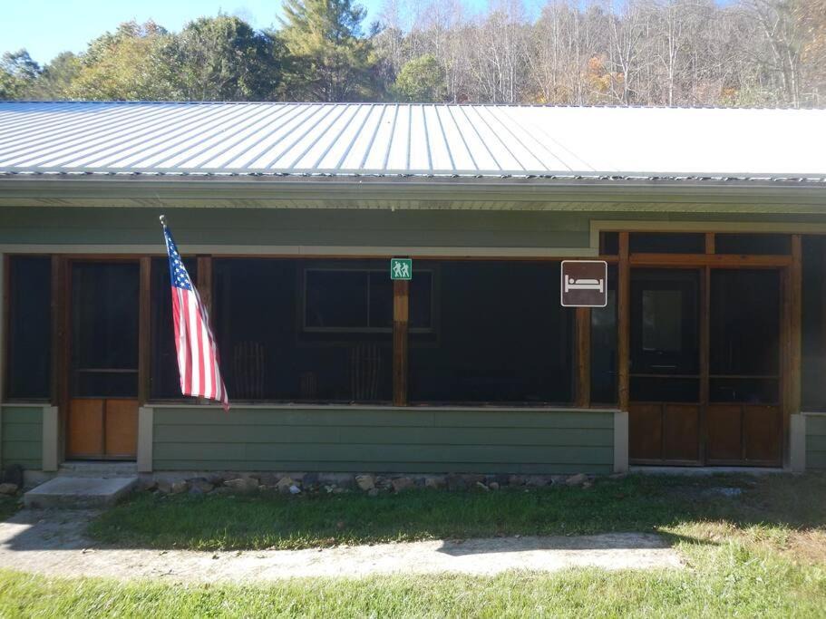 Photo of Buildings in Kellysville