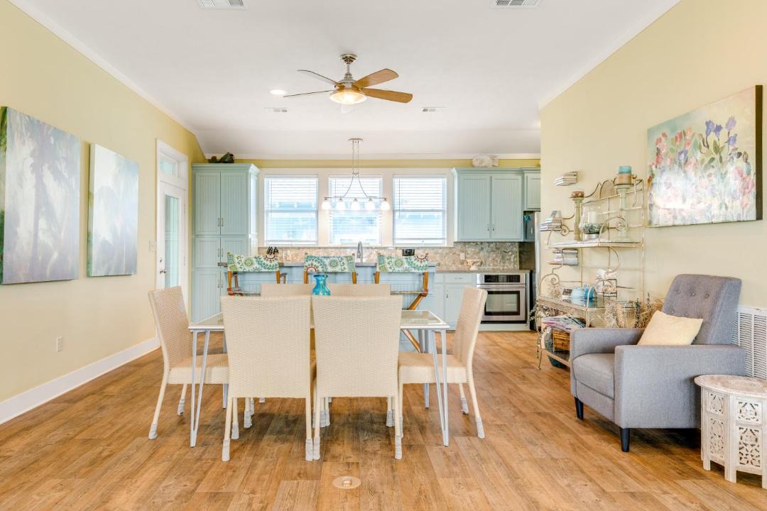 Photo of Livingroom in Crystal Beach