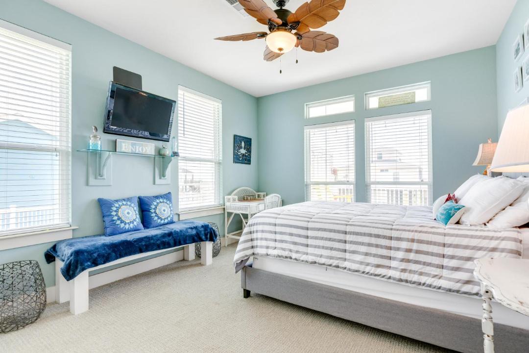 Photo of Bedroom in Crystal Beach
