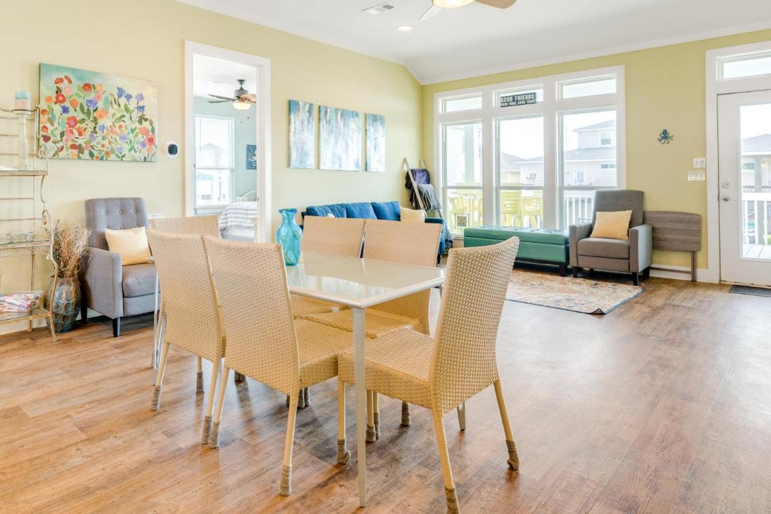 Photo of Livingroom in Crystal Beach