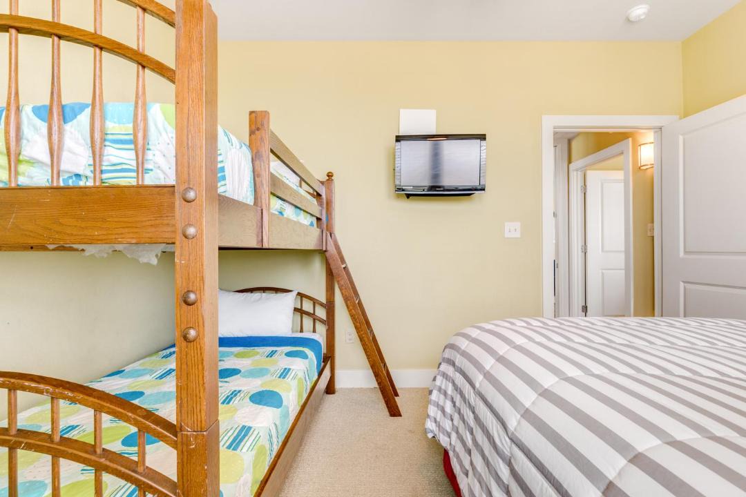 Photo of Bedroom in Crystal Beach