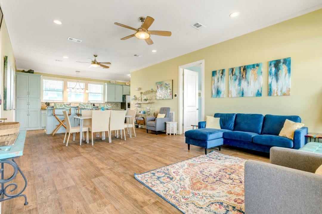 Photo of Livingroom in Crystal Beach