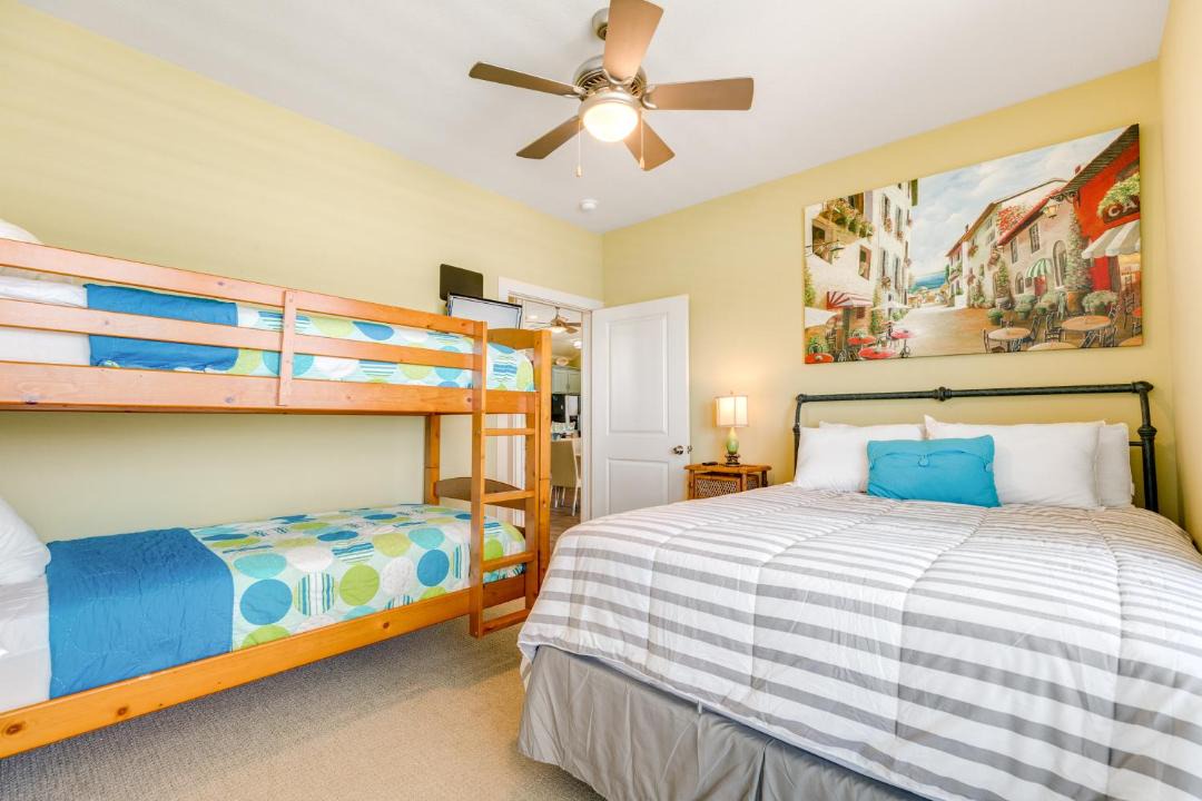 Photo of Bedroom in Crystal Beach
