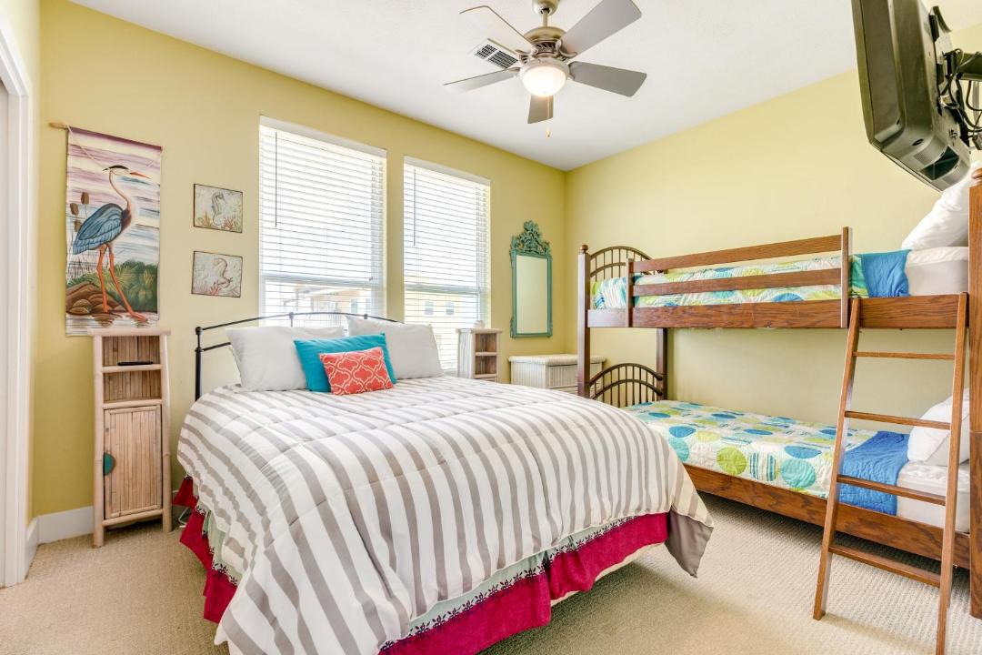 Photo of Bedroom in Crystal Beach