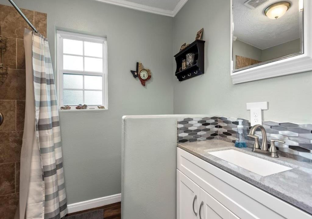 Photo of Bathroom in Dickinson