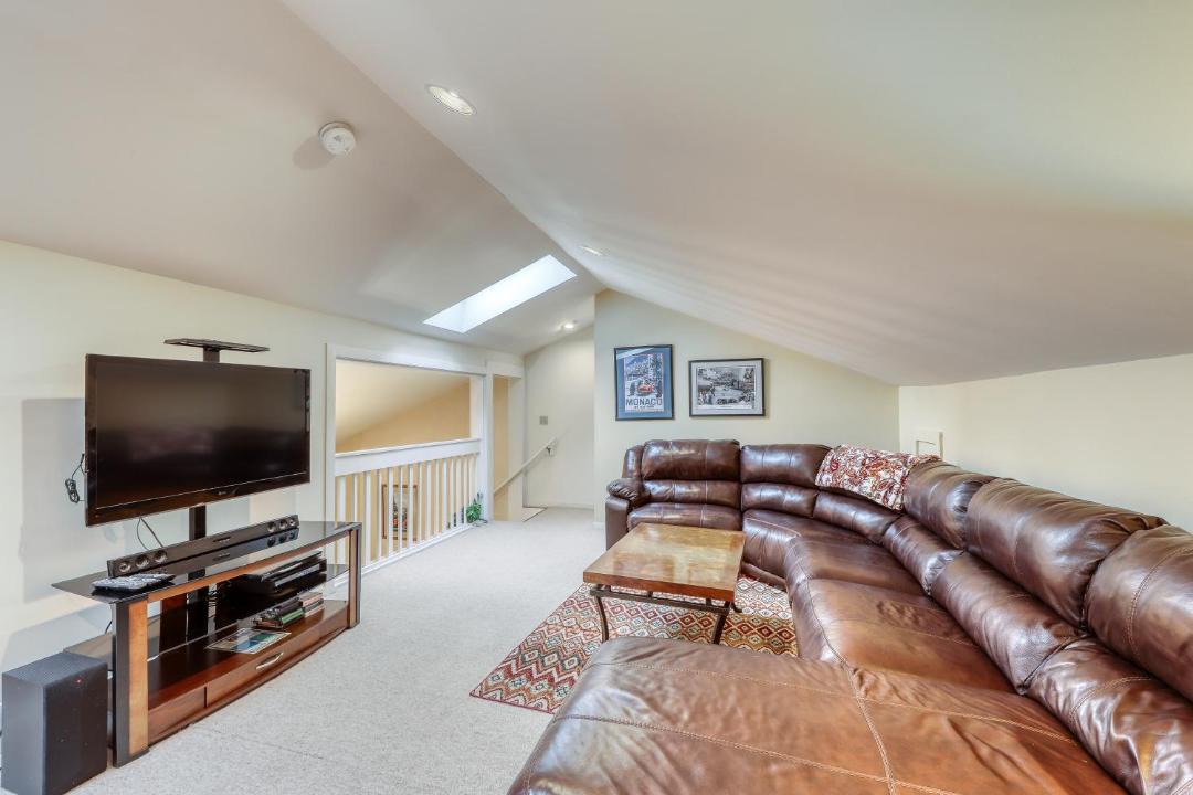 Photo of Livingroom in Warren