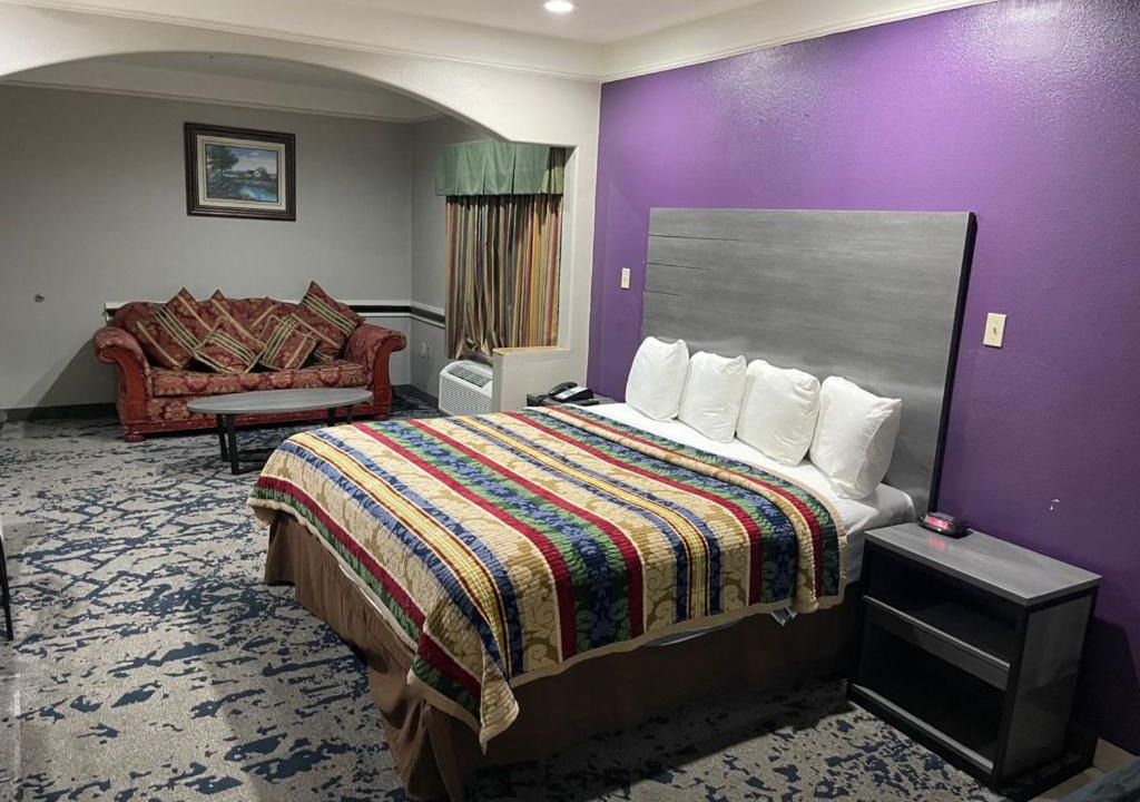 Photo of Bedroom in Alvin