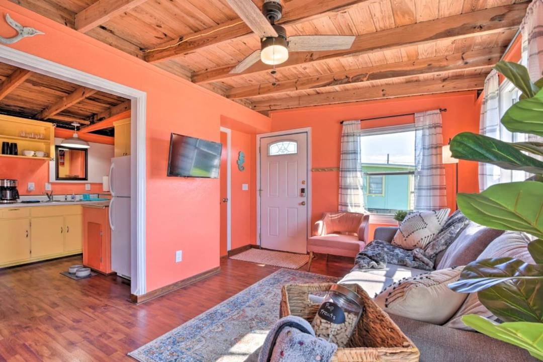 Photo of Livingroom in Surfside Beach