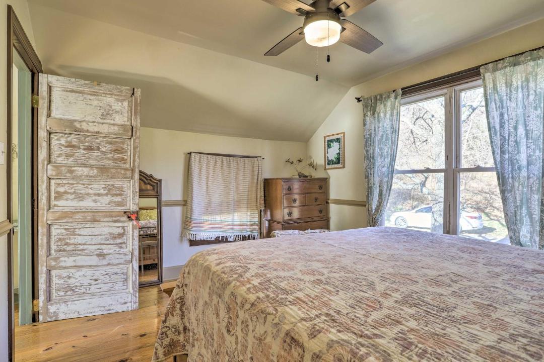 Photo of Bedroom in Linden