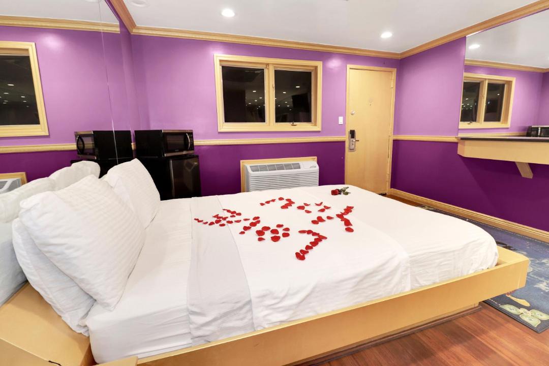 Photo of Bedroom in East Farmingdale