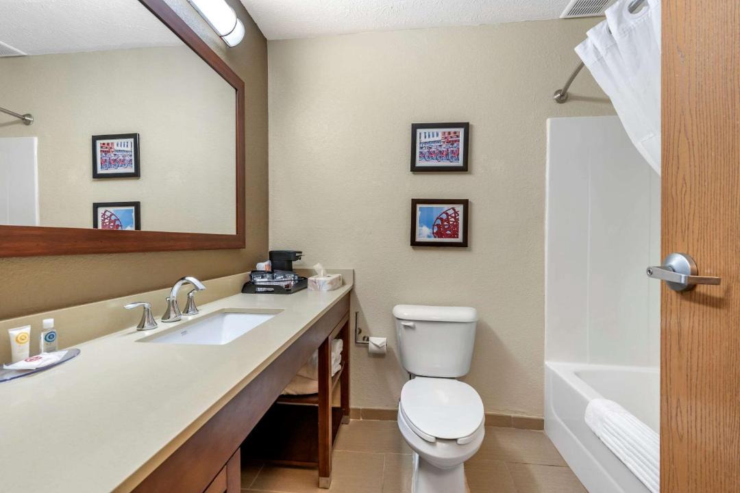Photo of Bathroom in Roselawn Finance