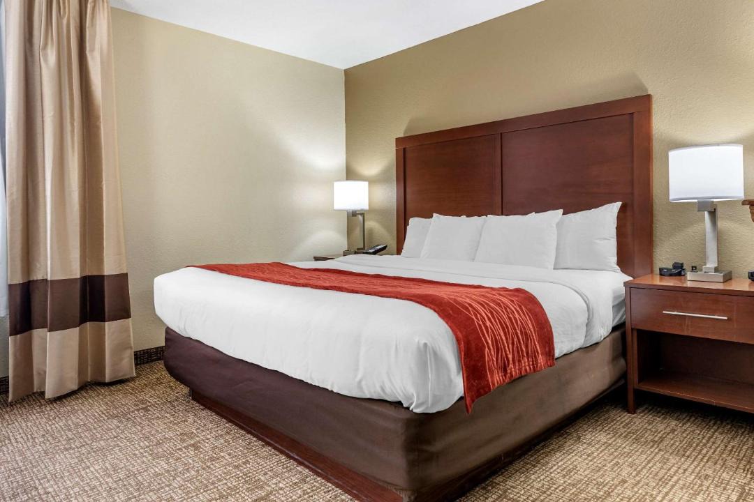 Photo of Bedroom in Roselawn Finance