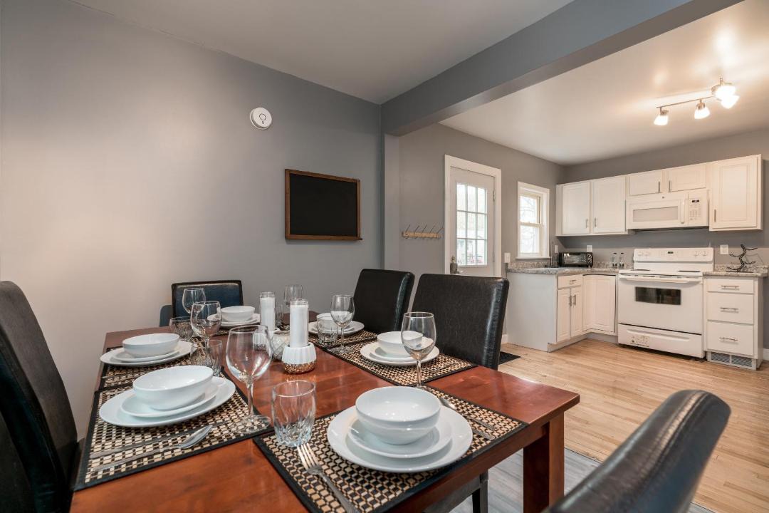 Photo of Livingroom in Little City