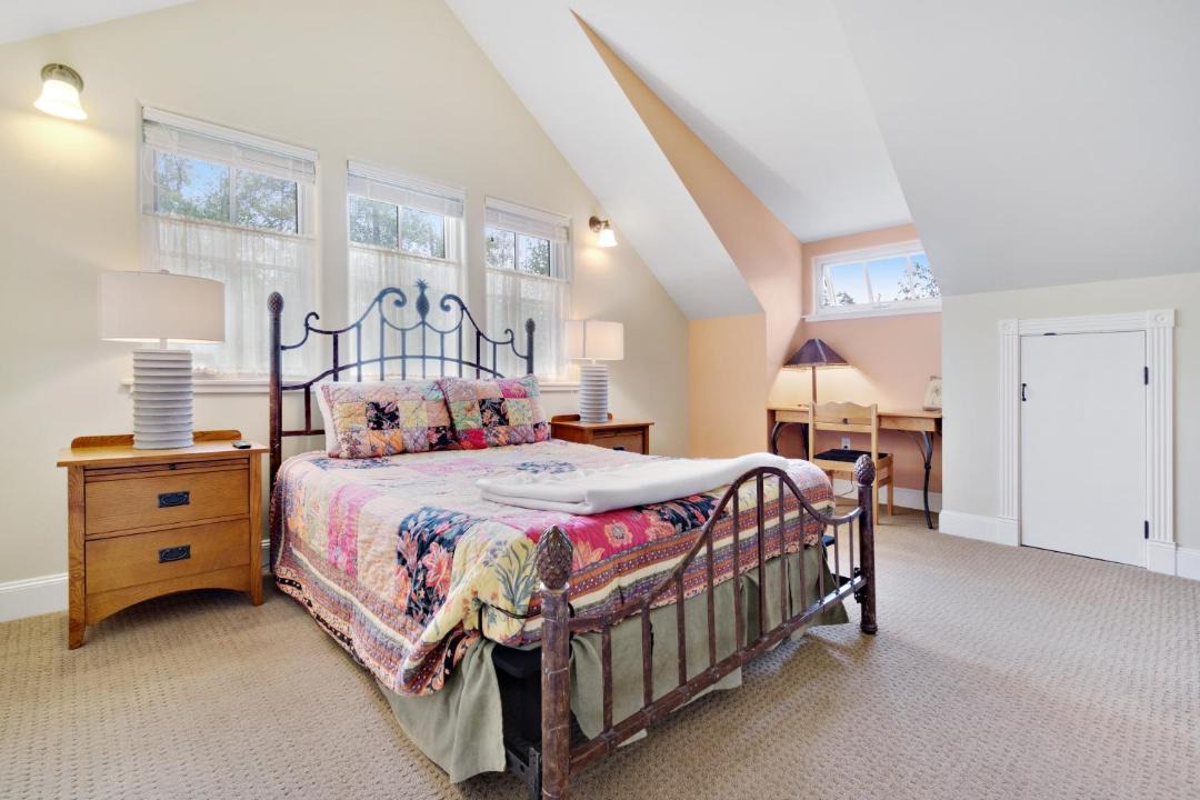 Photo of Bedroom in Eastsound
