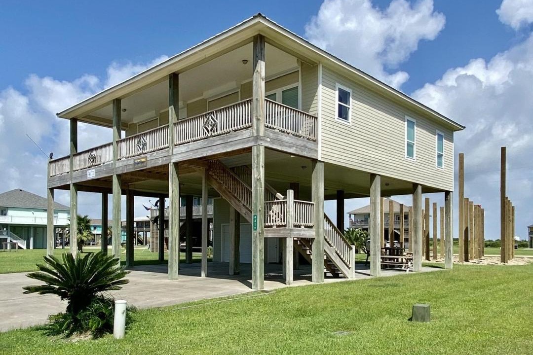 Photo of Buildings in Crystal Beach