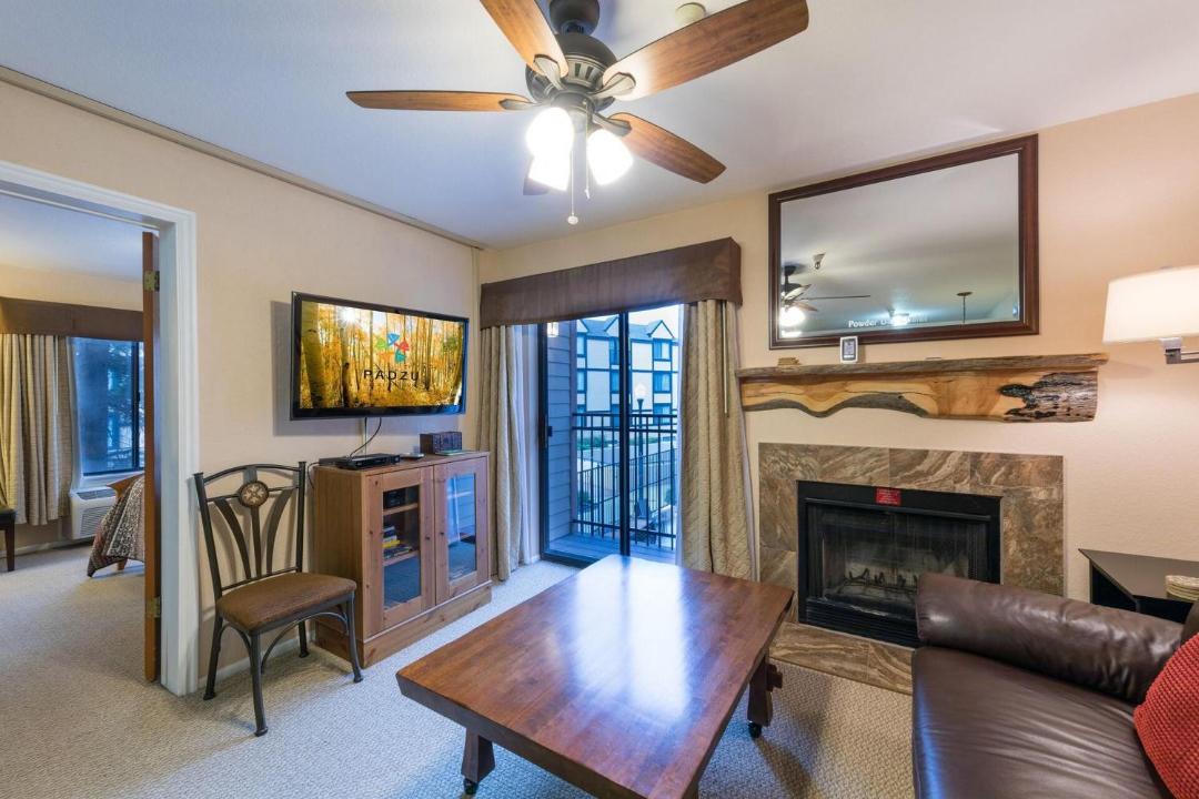 Photo of Livingroom in North Park City