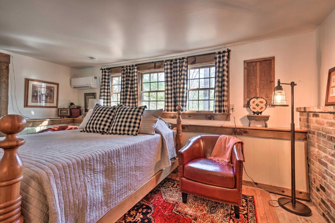 Photo of Bedroom in Berkeley Springs