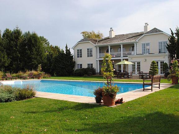 Photo of Outdoor in Village of Southampton