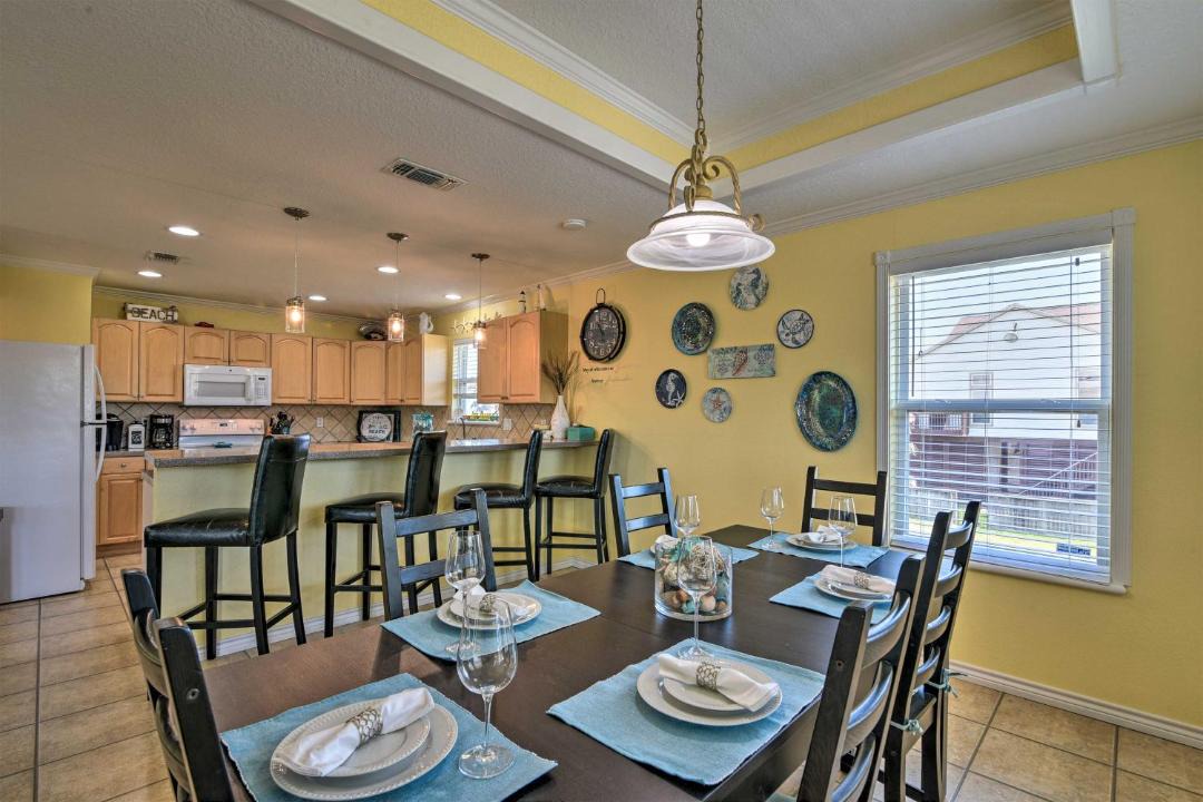 Photo of Kitchen in Pirates Beach
