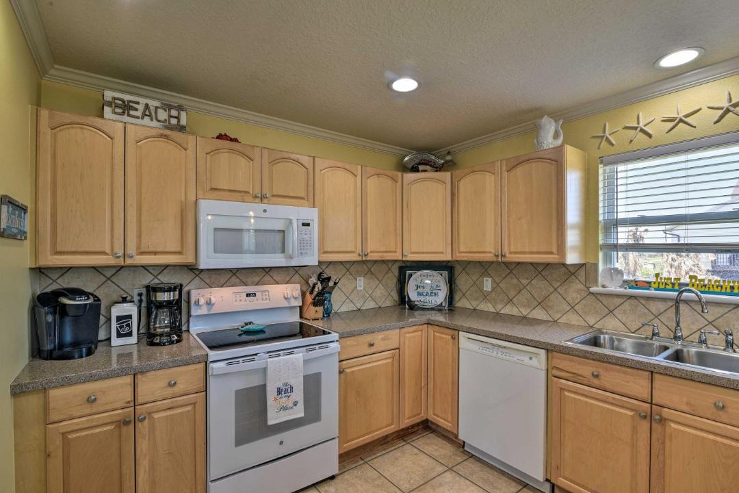 Photo of Kitchen in Pirates Beach