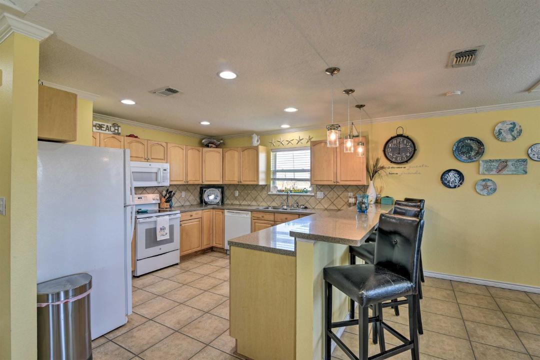 Photo of Kitchen in Pirates Beach