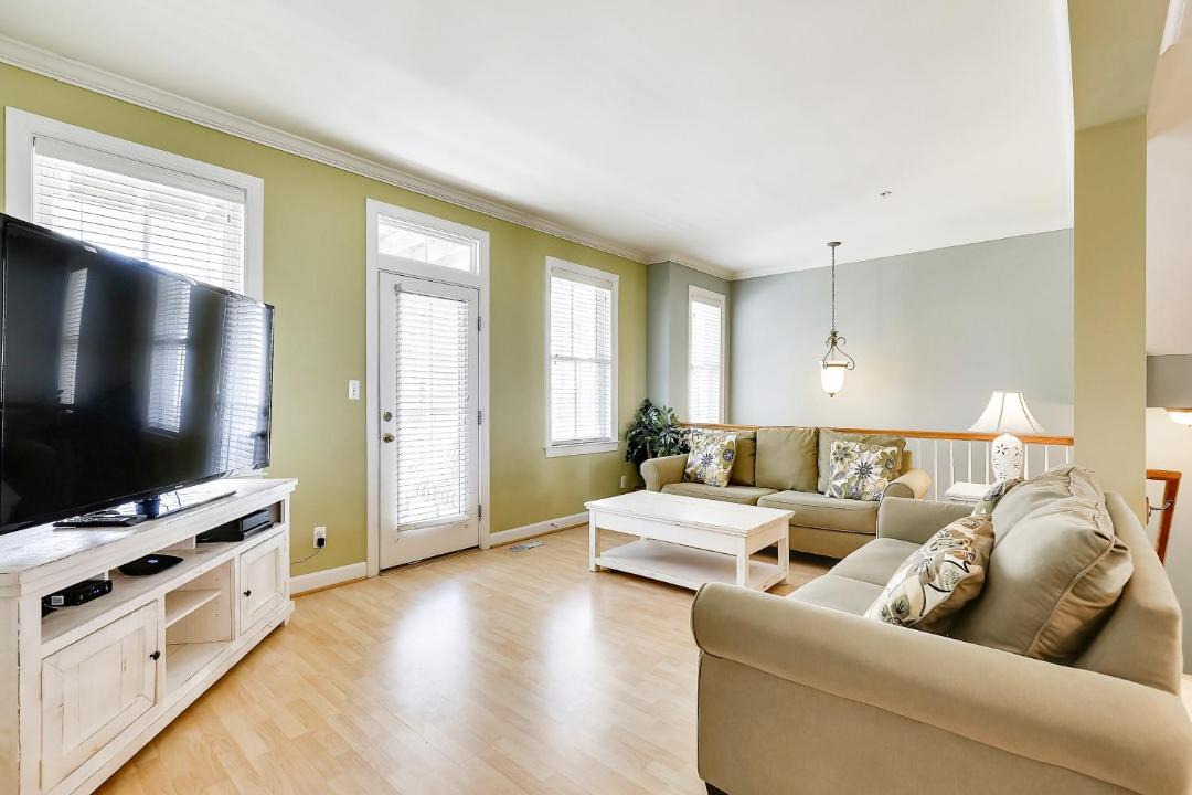 Photo of Livingroom in Sunset Island