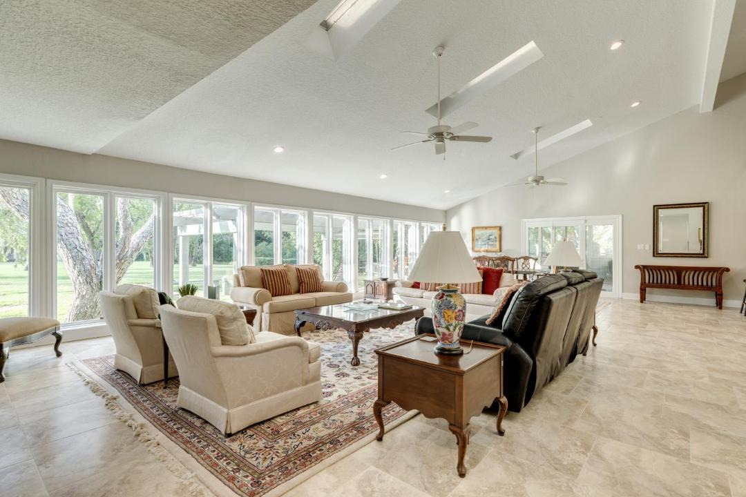 Photo of Livingroom in Dickinson