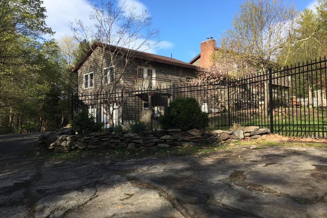 Photo of Buildings in Woodstock