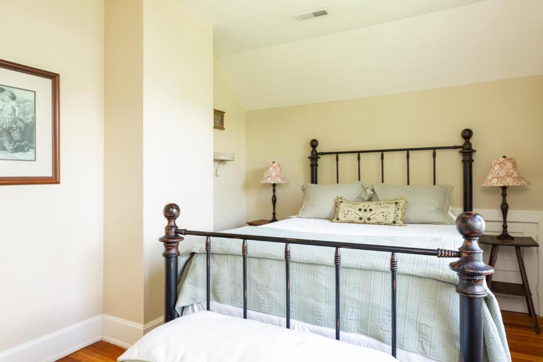 Photo of Bedroom in Warm Springs