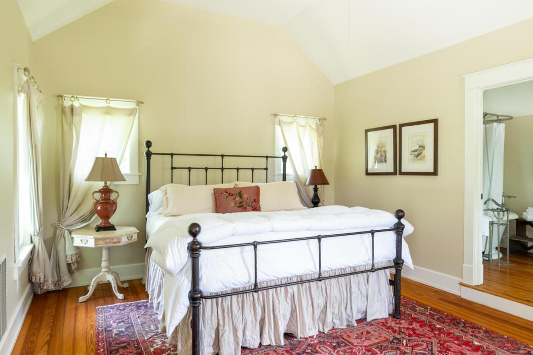 Photo of Bedroom in Warm Springs