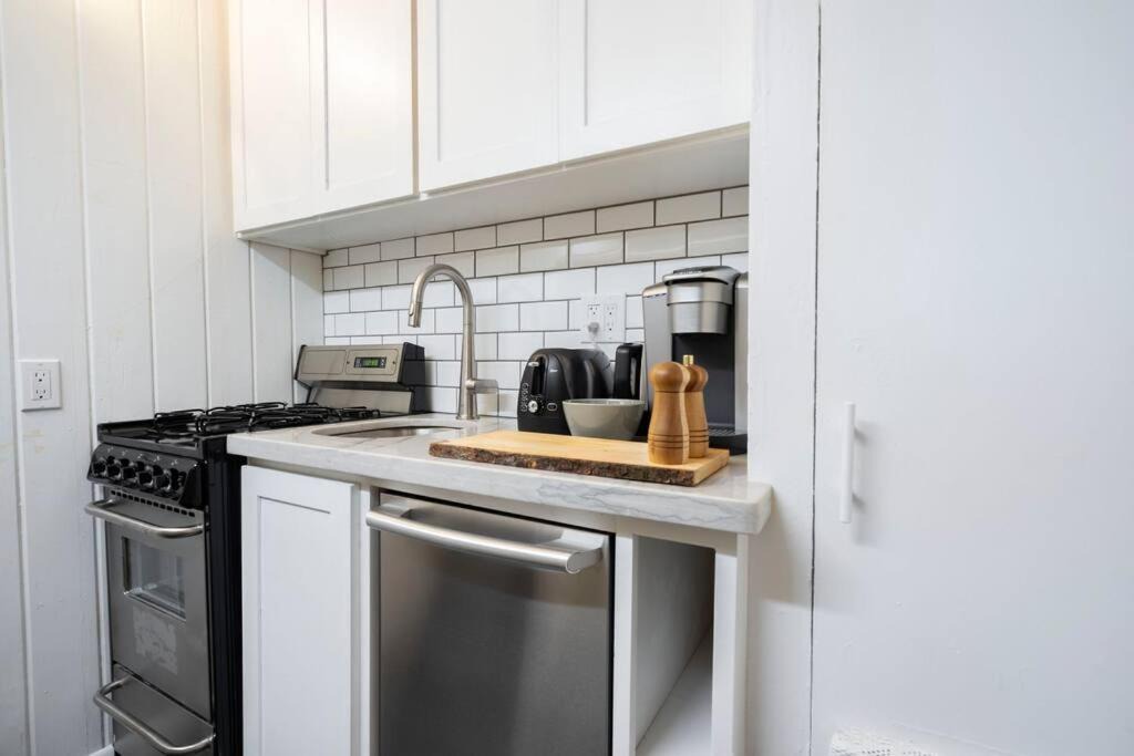 Photo of Kitchen in Greenway Plaza-Upper Kirby