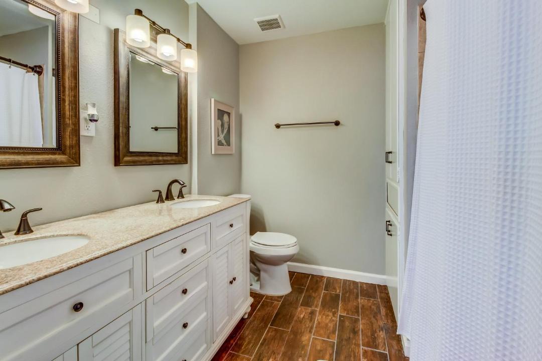 Photo of Bathroom in Galveston