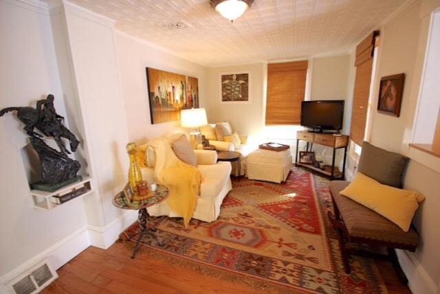 Photo of Livingroom in Kingston