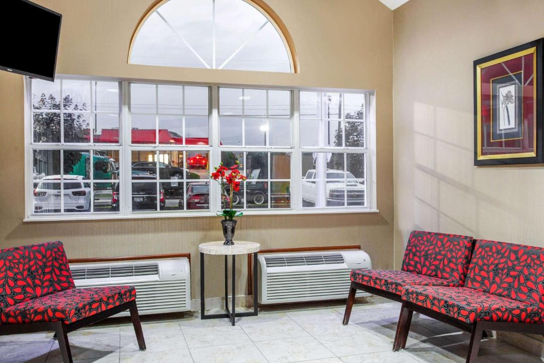 Photo of Livingroom in South Charleston