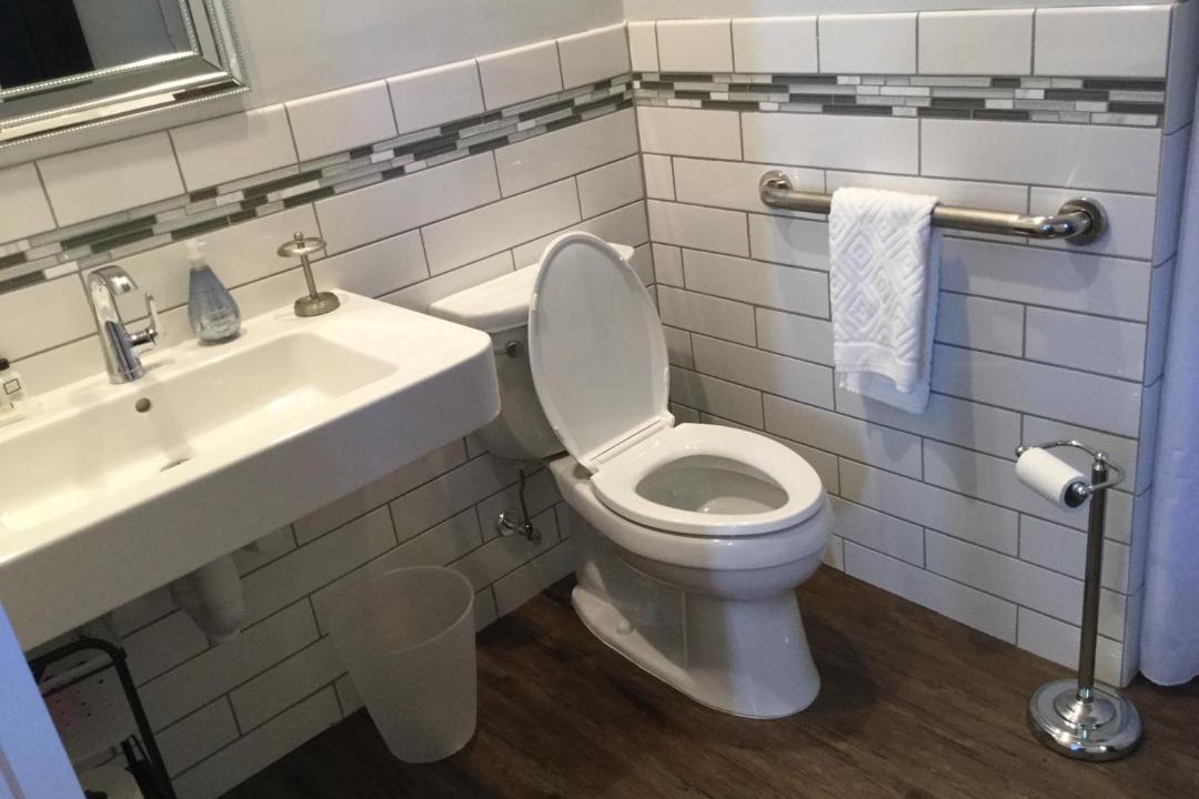 Photo of Bathroom in Bay Shore